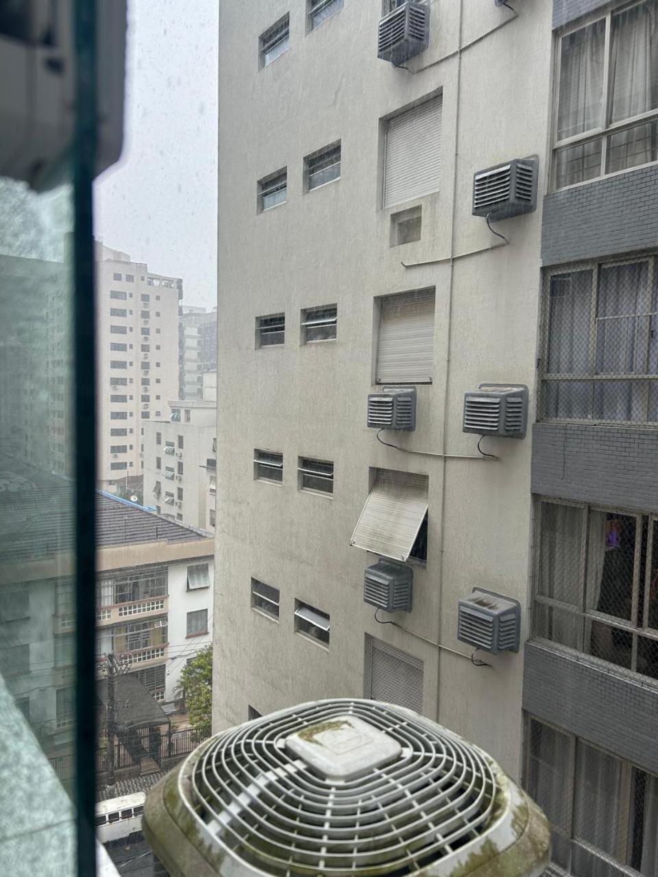 Lindo, E Sala, 100 Metros Da Apartamento