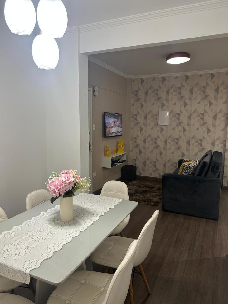 Lindo, E Sala, 100 Metros Da Apartamento *