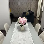 Apartamento Lindo, Quarto E Sala, 100 Metros Da Praia