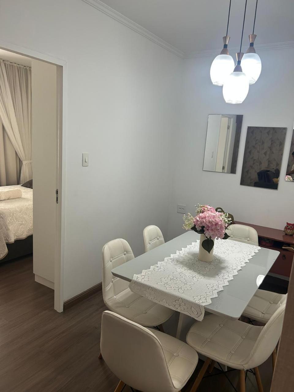 Lindo, E Sala, 100 Metros Da *