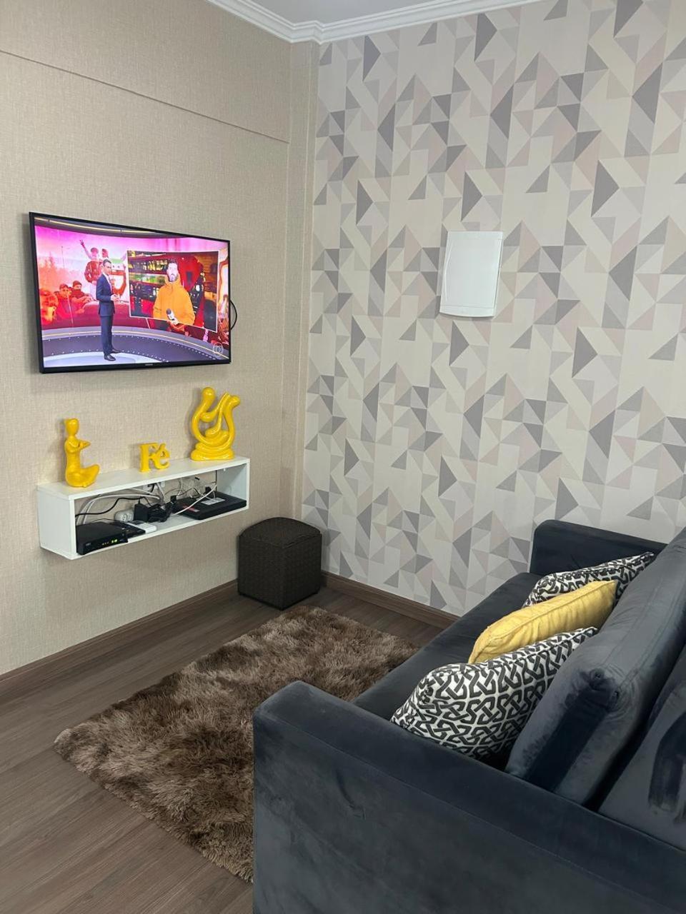 Lindo, E Sala, 100 Metros Da * Santos (Sao Paulo)
